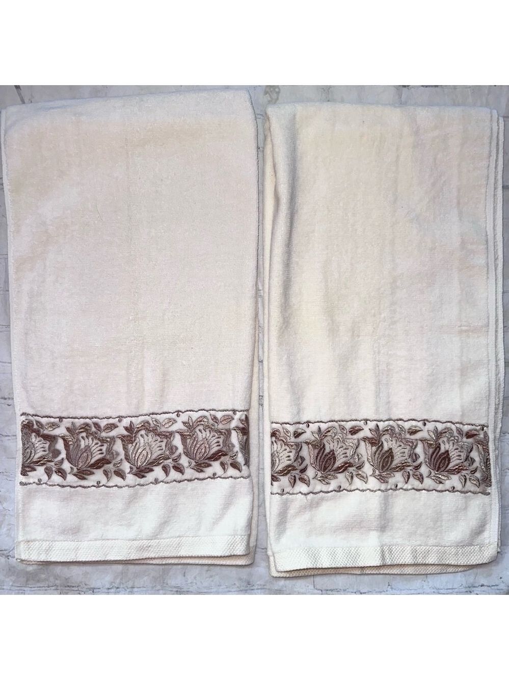 Vintage Springmaid Cream Terry Cloth Bath Towels 25 x 48 Embroidered Panel Set/2